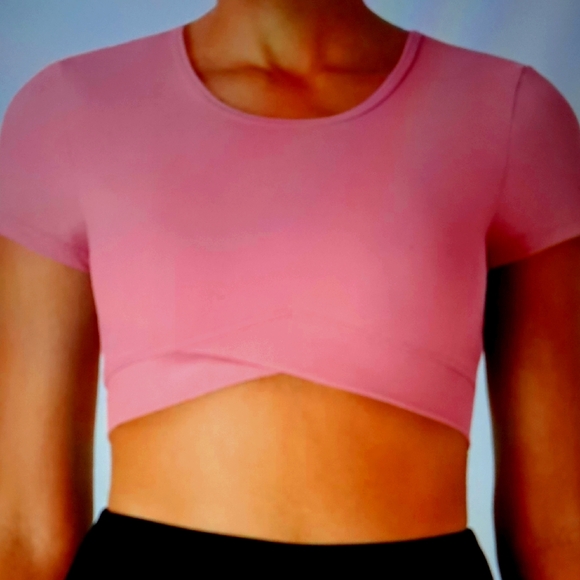 HALARA Tops - XLARGE   HALARA SOFTLY ZERO CROSSOVER CROP TOP